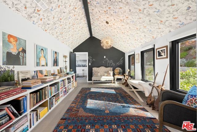 15438 Mulholland Drive, Los Angeles, CA 90077