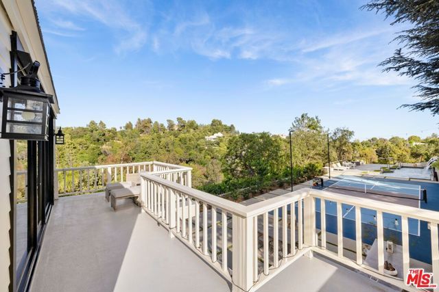 15438 Mulholland Drive, Los Angeles, CA 90077