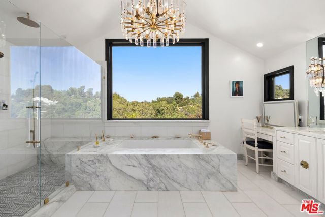 15438 Mulholland Drive, Los Angeles, CA 90077