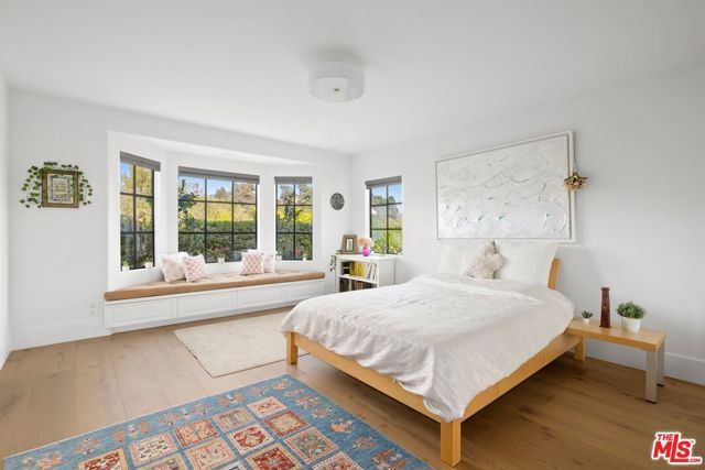 15438 Mulholland Drive, Los Angeles, CA 90077