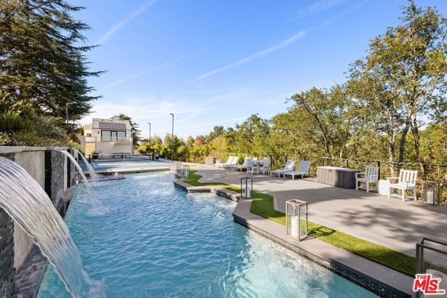 15438 Mulholland Drive, Los Angeles, CA 90077