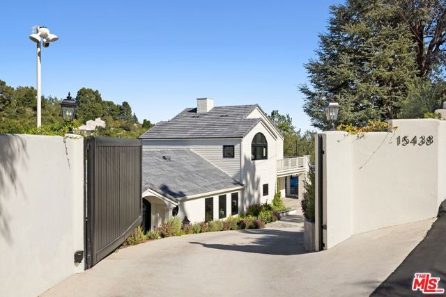 15438 Mulholland Drive, Los Angeles, CA 90077