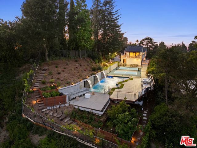 15438 Mulholland Drive, Los Angeles, CA 90077