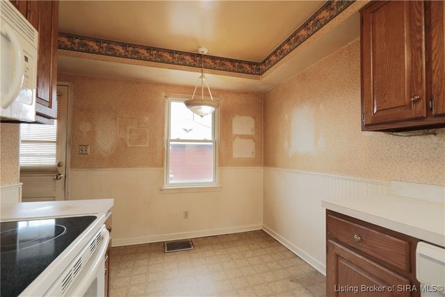 1008 Springdale Drive, Jeffersonville, IN 47130