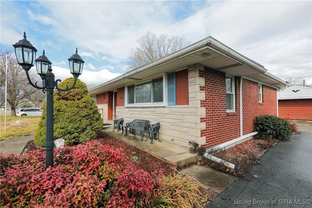 1008 Springdale Drive, Jeffersonville, IN 47130