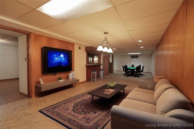 1008 Springdale Drive, Jeffersonville, IN 47130