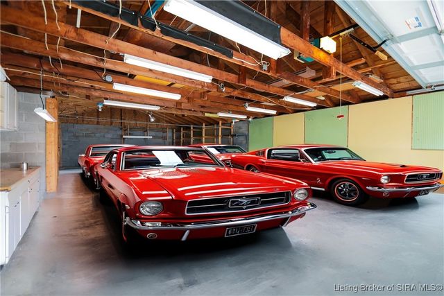 1008 Springdale Drive, Jeffersonville, IN 47130