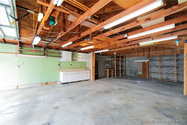 1008 Springdale Drive, Jeffersonville, IN 47130