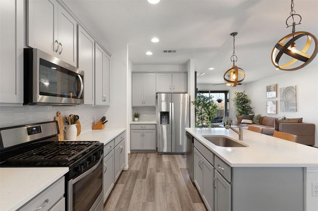 433 Gaida LOOP, Georgetown, TX 78628