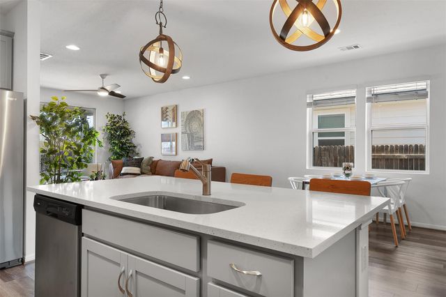 433 Gaida LOOP, Georgetown, TX 78628