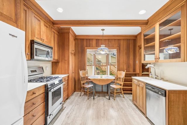 62 Glendale St, Maynard, MA 01754