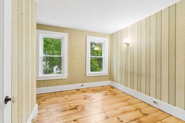 62 Glendale St, Maynard, MA 01754