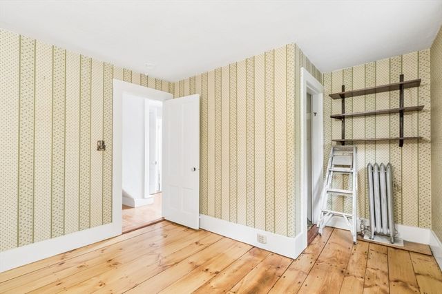 62 Glendale St, Maynard, MA 01754