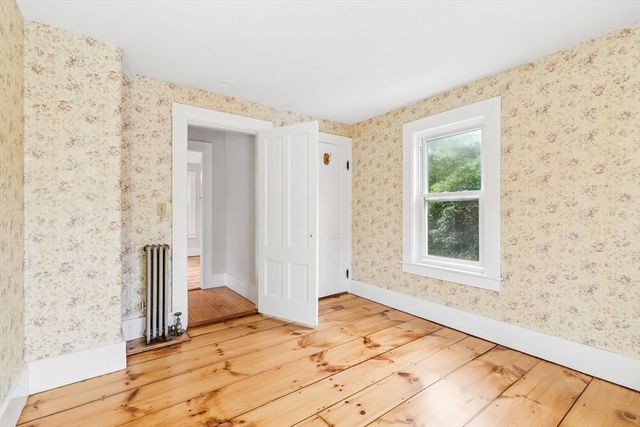 62 Glendale St, Maynard, MA 01754