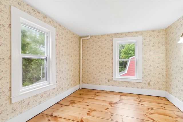 62 Glendale St, Maynard, MA 01754