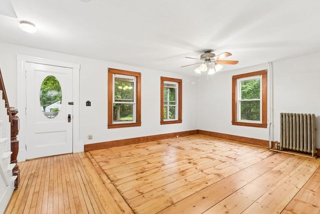 62 Glendale St, Maynard, MA 01754