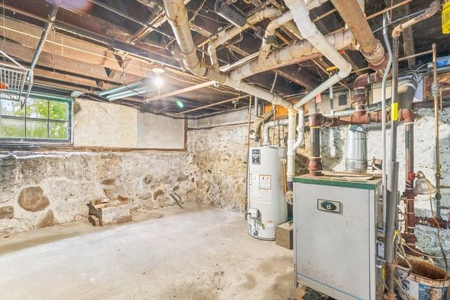 62 Glendale St, Maynard, MA 01754