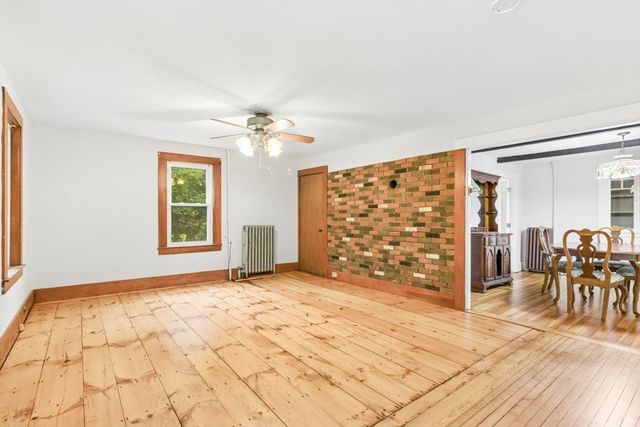 62 Glendale St, Maynard, MA 01754
