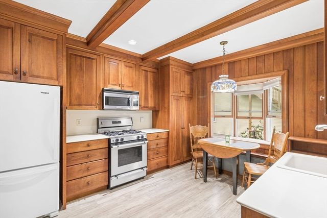62 Glendale St, Maynard, MA 01754
