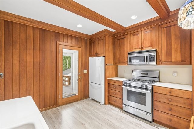 62 Glendale St, Maynard, MA 01754