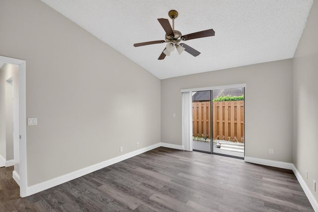 484 Springdale Circle 48d, Palm Springs, FL 33461