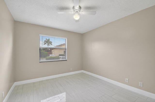 484 Springdale Circle 48d, Palm Springs, FL 33461