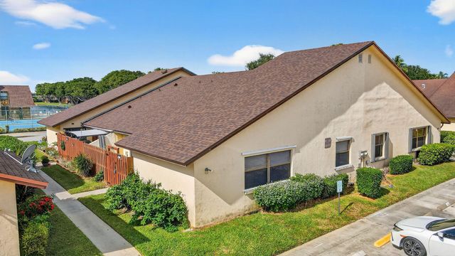 484 Springdale Circle 48d, Palm Springs, FL 33461