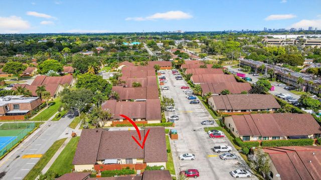 484 Springdale Circle 48d, Palm Springs, FL 33461