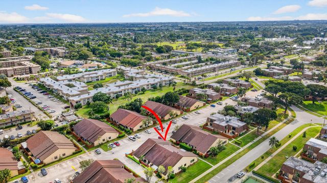 484 Springdale Circle 48d, Palm Springs, FL 33461