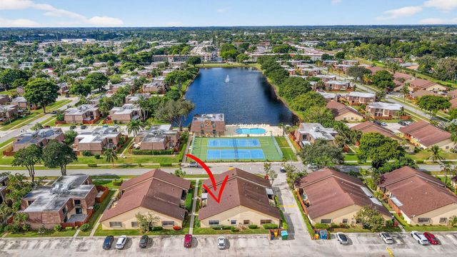 484 Springdale Circle 48d, Palm Springs, FL 33461