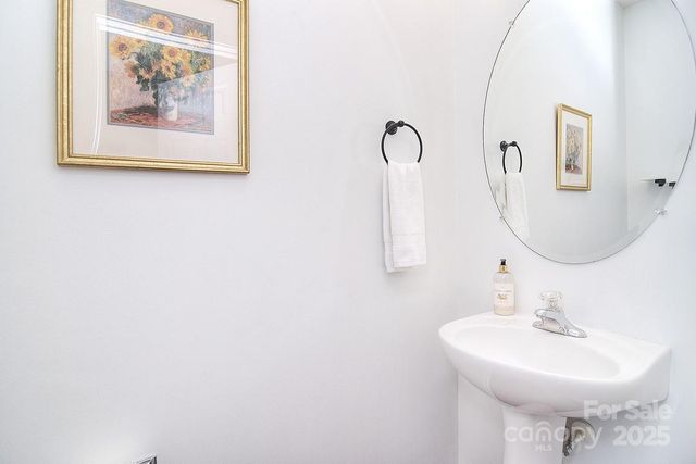 6134 Rockefeller Lane, Charlotte, NC 28210