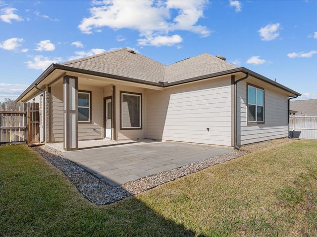 12340 N Chestnut Hills Drive, Conroe, TX 77303