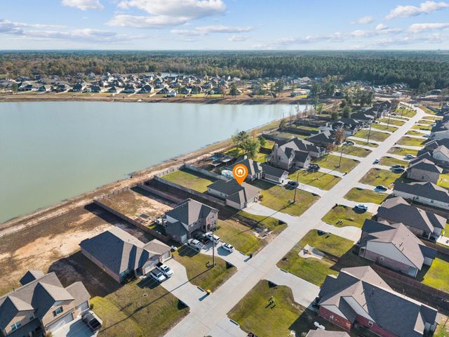 12340 N Chestnut Hills Drive, Conroe, TX 77303