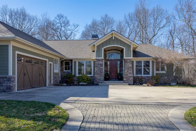 4209 N Oak Pointe, Grand Rapids, MI 49525