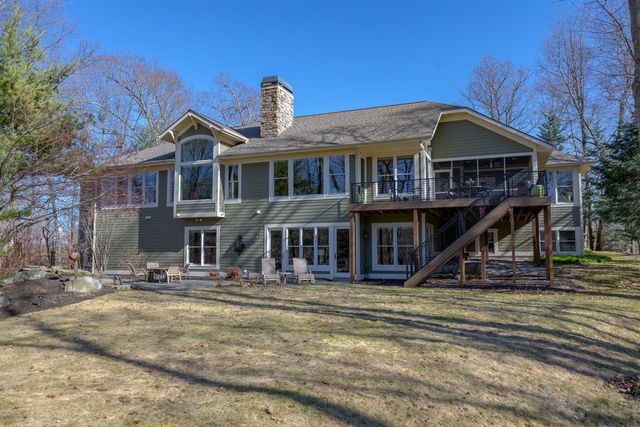 4209 N Oak Pointe, Grand Rapids, MI 49525