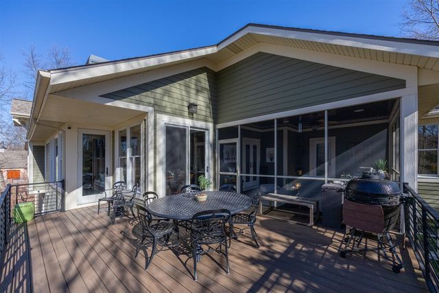 4209 N Oak Pointe, Grand Rapids, MI 49525