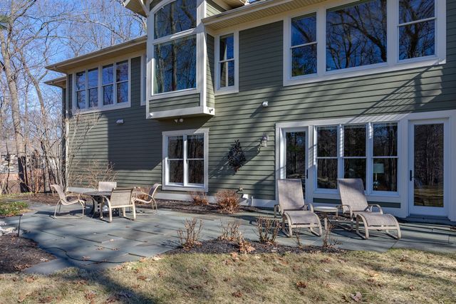 4209 N Oak Pointe, Grand Rapids, MI 49525