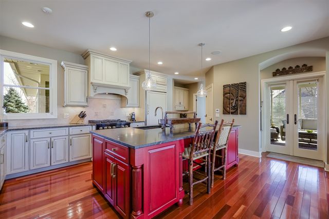 4209 N Oak Pointe, Grand Rapids, MI 49525