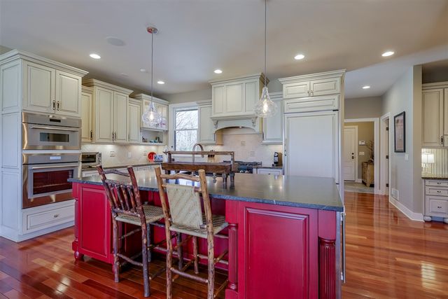 4209 N Oak Pointe, Grand Rapids, MI 49525