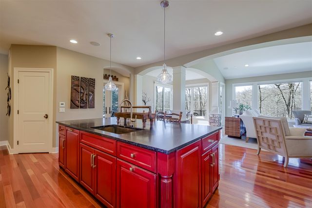 4209 N Oak Pointe, Grand Rapids, MI 49525