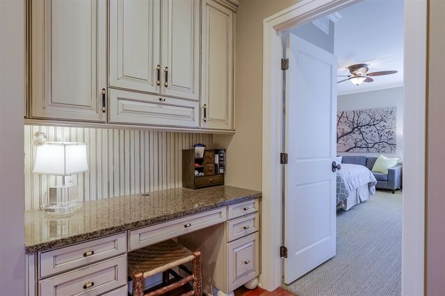 4209 N Oak Pointe, Grand Rapids, MI 49525