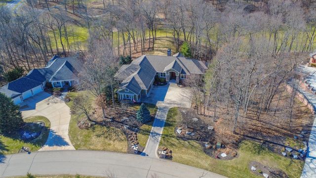 4209 N Oak Pointe, Grand Rapids, MI 49525