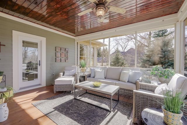 4209 N Oak Pointe, Grand Rapids, MI 49525