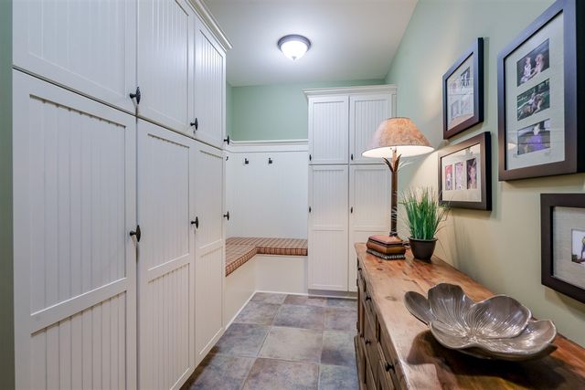 4209 N Oak Pointe, Grand Rapids, MI 49525