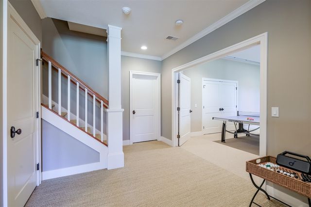 4209 N Oak Pointe, Grand Rapids, MI 49525