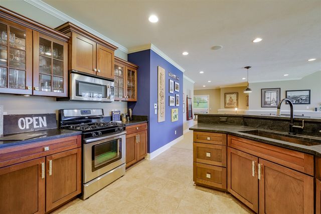 4209 N Oak Pointe, Grand Rapids, MI 49525