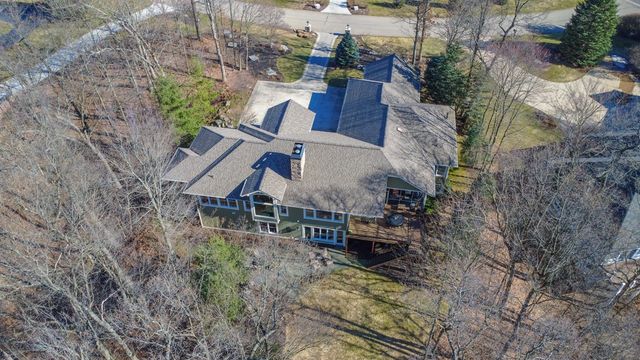 4209 N Oak Pointe, Grand Rapids, MI 49525