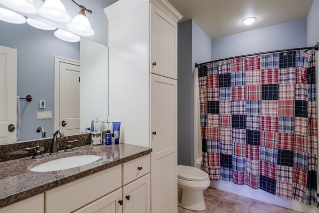 4209 N Oak Pointe, Grand Rapids, MI 49525