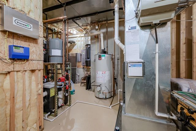 4209 N Oak Pointe, Grand Rapids, MI 49525