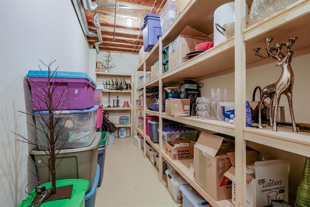 4209 N Oak Pointe, Grand Rapids, MI 49525